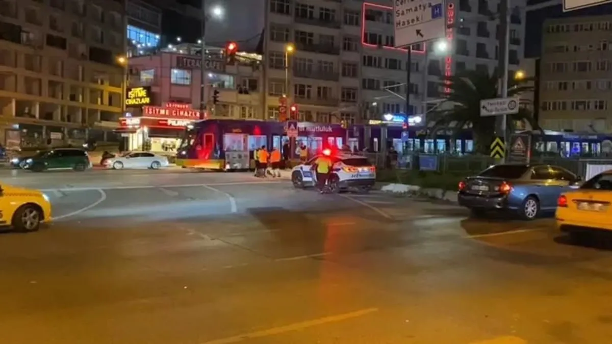 Fatih’te feci kaza! Tramvayın altında kaldı